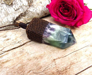 Blue Rainbow Fluorite macrame necklace, Healing stone necklace, Fluorite pendant, Green Fluorite Necklace, blue fluorite, macrame jewelry