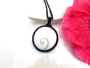 Shiva Eye Shell Protection necklace, Shiva Eye jewelry, Shiva Eye necklace, Beach accessories, Spiral necklace, Positive energy stone