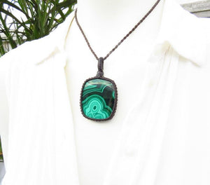 Malachite macrame necklace, statement gemstone necklace, macrame jewelry, malachite protection talisman, gift ideas for her, green gemstone