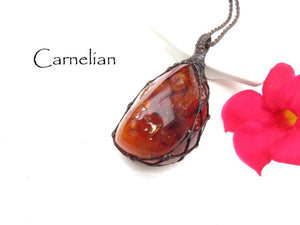 Carnelian macrame necklace, carnelian jewelry, carnelian pendant, carnelian gemstone, gemstone jewelry, macrame jewelry, gemstone necklace