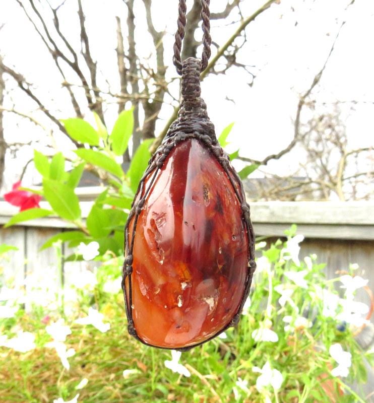 Macrame Carnelian Pendant Necklace: Reversible Gemstone Jewelry