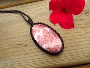 Rhodocrosite macrame necklace, heart chakra, gemstone pendant, jewelry trends, gift ideas for therapists, pink gemstone, gifts for her