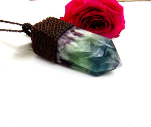 Blue Rainbow Fluorite macrame necklace, Healing stone necklace, Fluorite pendant, Green Fluorite Necklace, blue fluorite, macrame jewelry