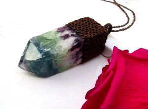 Blue Rainbow Fluorite macrame necklace, Healing stone necklace, Fluorite pendant, Green Fluorite Necklace, blue fluorite, macrame jewelry