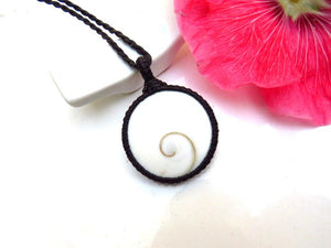 Shiva Eye Shell Protection necklace, Shiva Eye jewelry, Shiva Eye necklace, Beach accessories, Spiral necklace, Positive energy stone