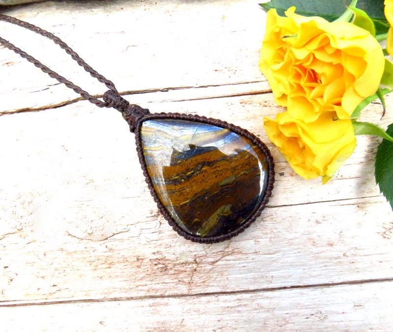 Teardrop Tiger Iron gemstone necklace, macrame necklace