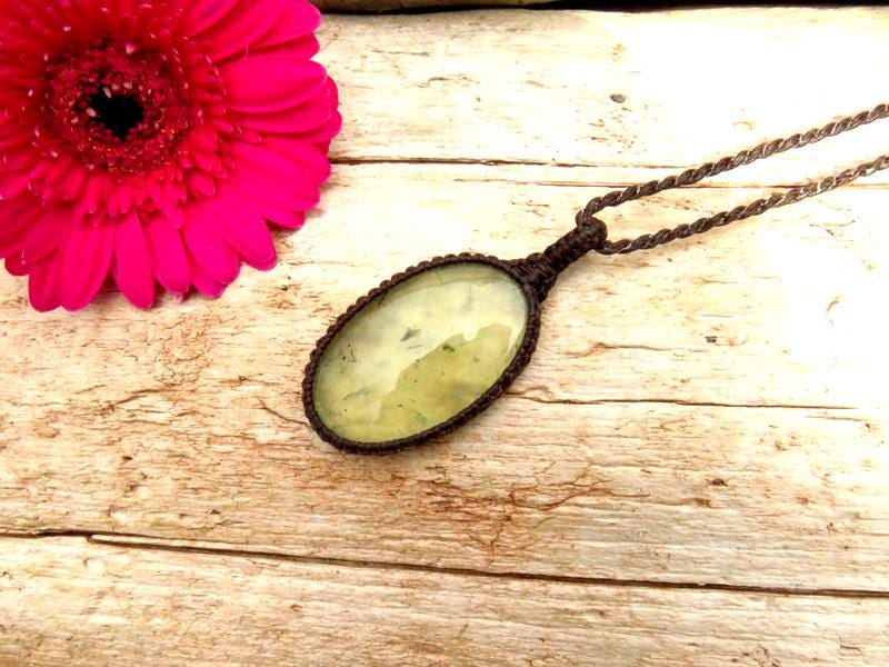 Mothers Day Gift for her, Prehnite macrame necklace, Prehnite Jewelry, Macrame necklace, Green gemstone, Positive energy, Gift for friend