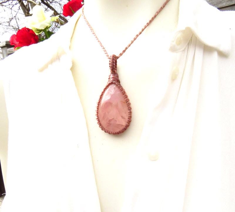 Rose quartz pendant necklace, expression of love