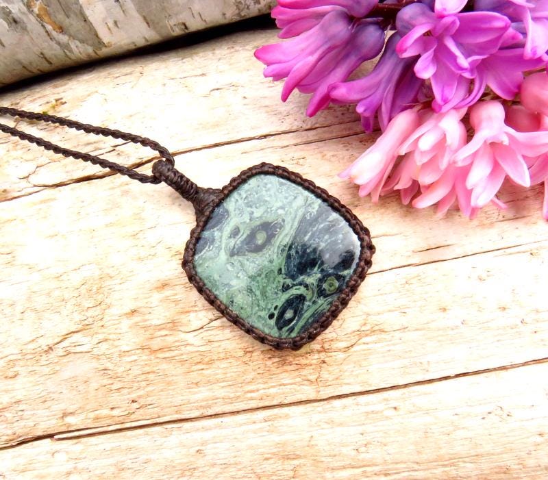 Kambaba Jasper macrame necklace, gemstone necklace