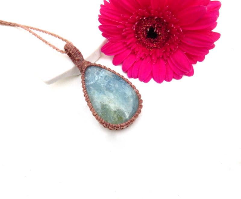 Aquamarine crystal necklae, macrame necklace