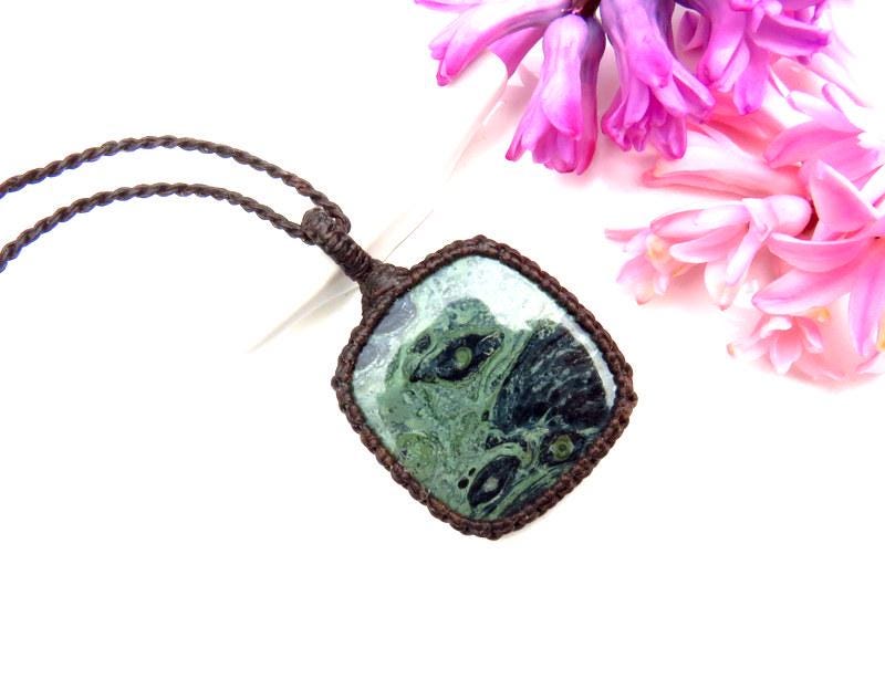Kambaba Jasper macrame necklace, gemstone necklace