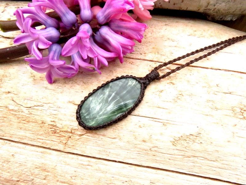 Seraphinite gemstone macrame necklace, seraphinite pendant necklace