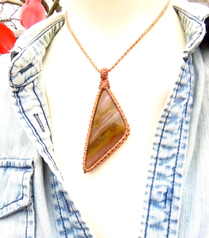 Agate Macrame Necklace: Earthy Gemstone Pendant, Adjustable Cord