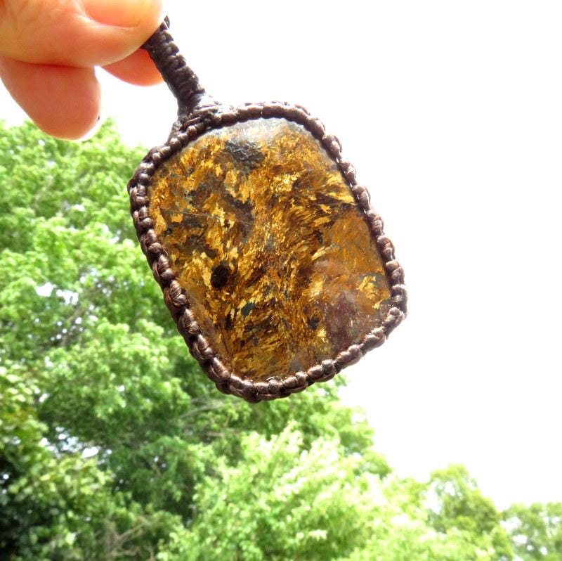 Bronzite macrame necklace, gift ideas for the rock collector
