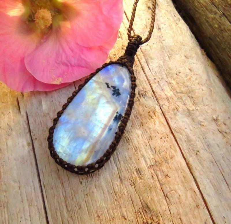 Rainbow moonstone necklace, moonstone jewelry, christmas gift ideas, gift ideas for the boho beauty, macrame moonstone, blue moonstone