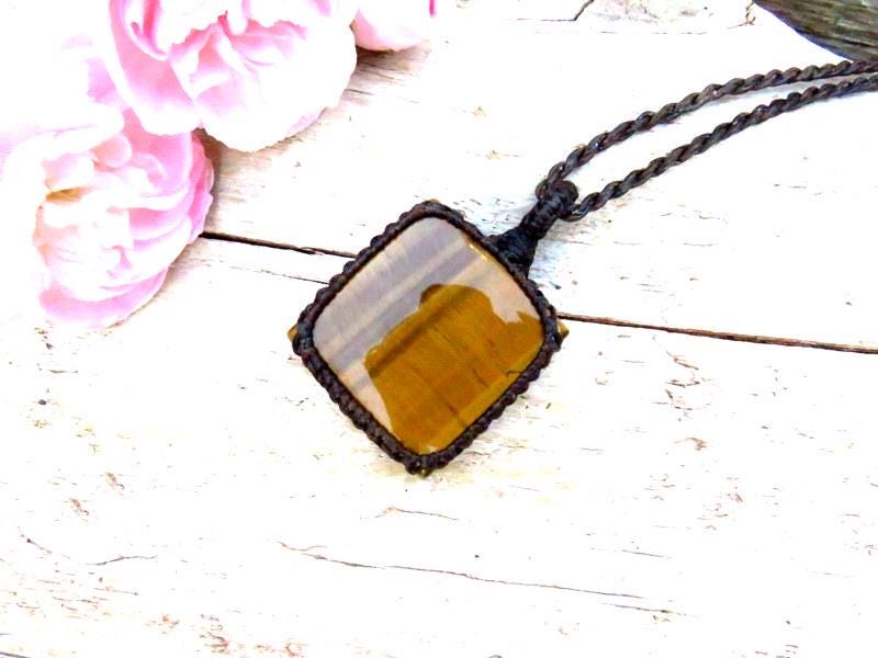 Golden Tiger Eye macrame necklace, gemstone necklace, gift ideas for him, for her, fathers day gift, chakra necklace, mothers day gift
