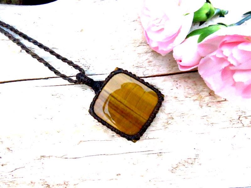 Golden Tiger Eye macrame necklace, gemstone necklace