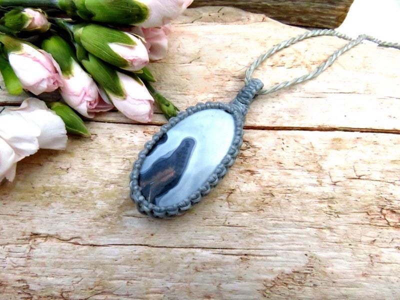 Gift ideas for the rock collector, Maligano Jasper macrame necklace, gemstone jewelry, statement necklace