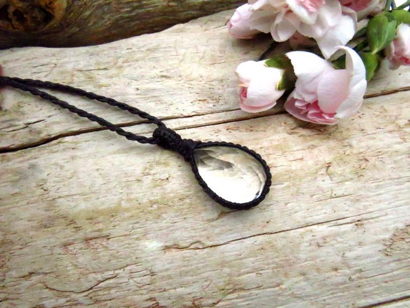 Faceted Quartz crystal necklace, christmas gift idea, macrame necklace, macrame jewelry, teardrop quartz, gift ideas for the boho beauty