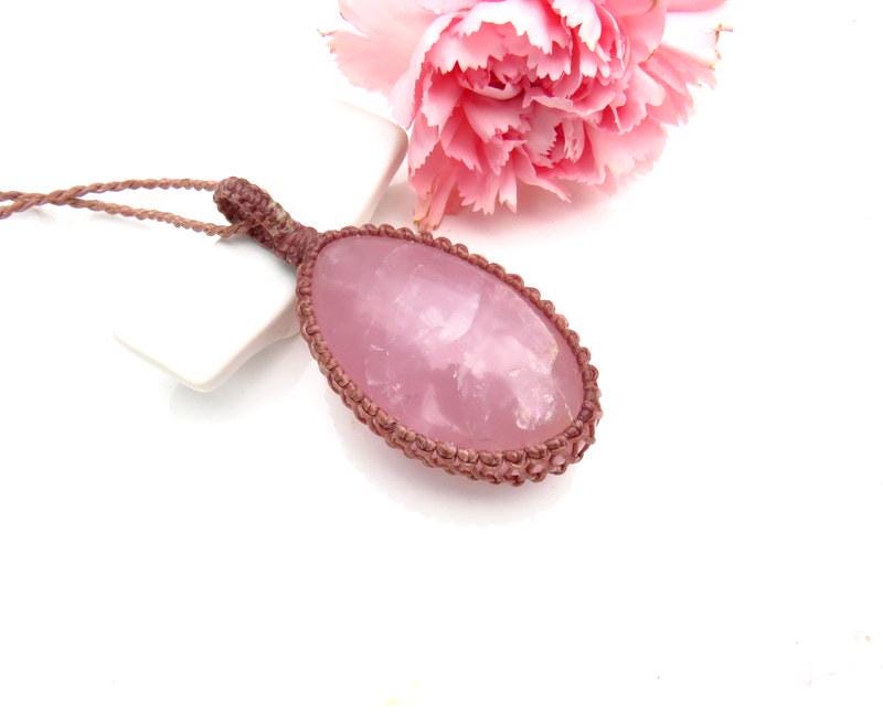Valentines Day Gift, Rose Quartz macrame necklace, gemstone necklace, crystal, the hopeless romantic, the expecting mom