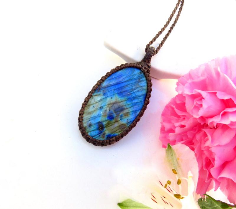 Labradorite gemstone necklace, gift ideas for the mom