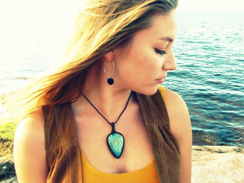 Labradorite necklace, Gifts for the boho beauty, zen seeker, macrame jewelry, gemstone necklace, metal free jewelry