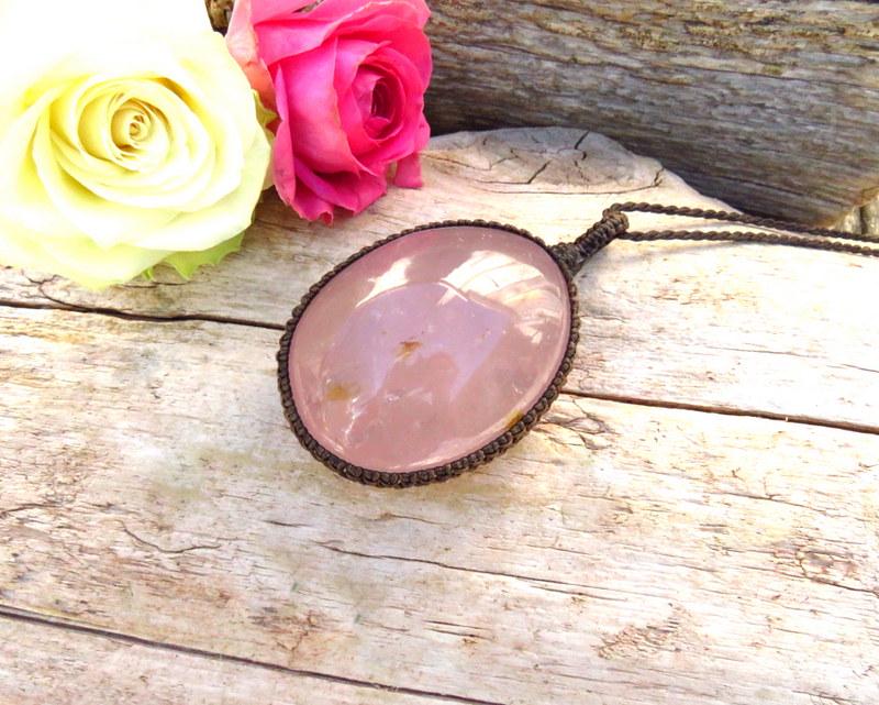 Large Rose Quartz macrame necklace, Self-Love gifts, Compassion gifts, Heart chakra necklace, Macrame jewelry, rose quartz healing crystal