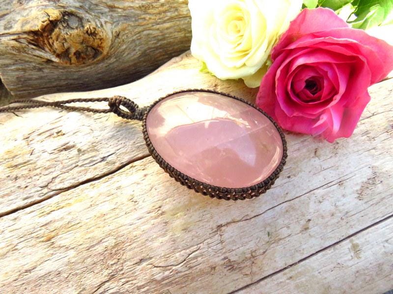 Large Rose Quartz macrame necklace, Self-Love gifts, Compassion gifts, Heart chakra necklace, Macrame jewelry, rose quartz healing crystal