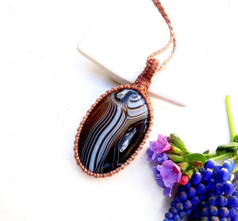 Sardonyx Macrame Necklace: Black and white gemstone pendant