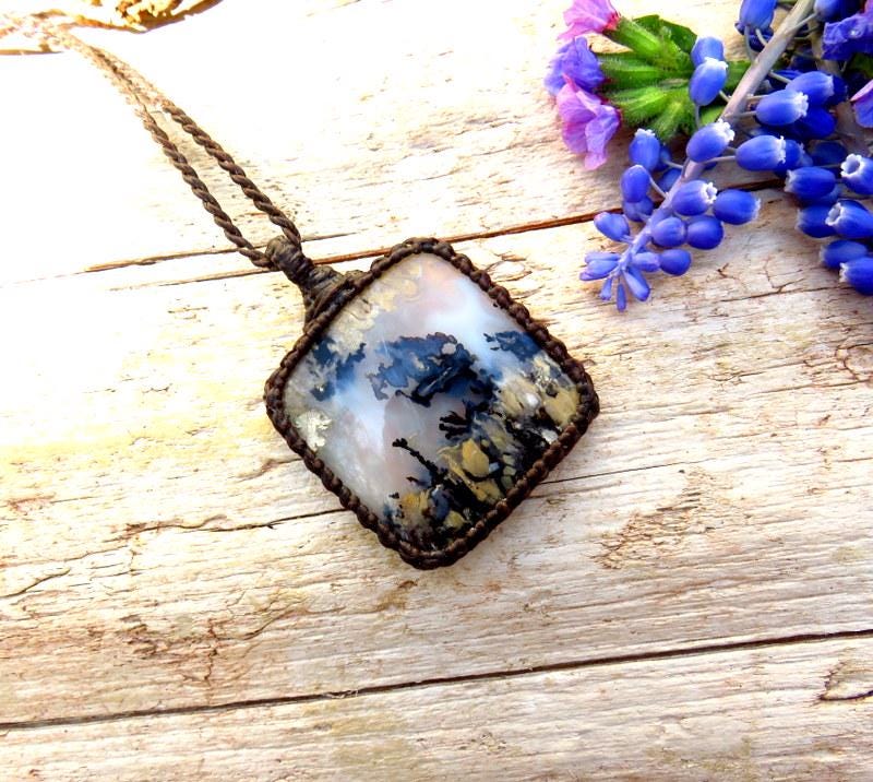 Tiger Dendrite Agate macrame pendant necklace, healing crystal jewelry
