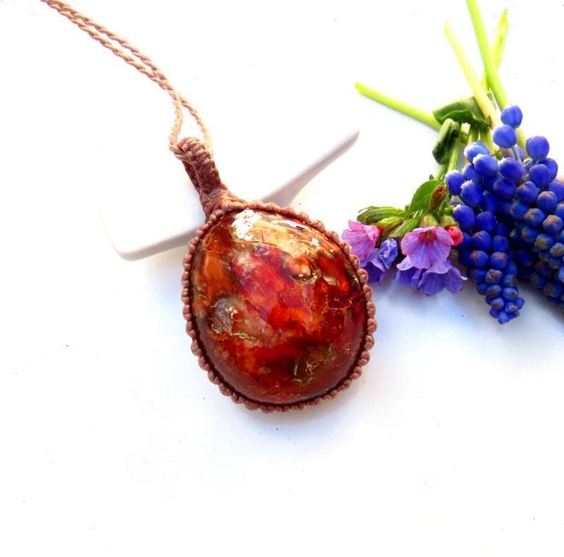 Macrame Carnelian Pendant Necklace: Reversible Gemstone Jewelry