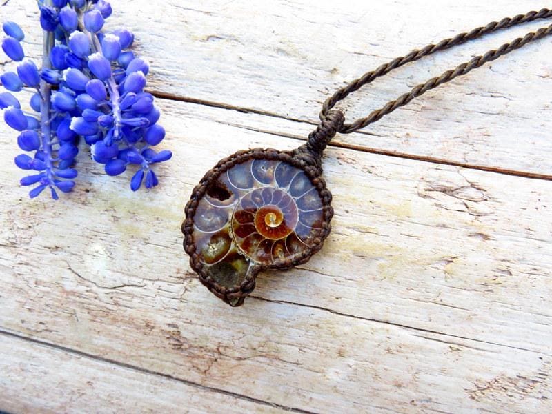 Christmas gift ideas, Ammonite macrame necklace, ammonite necklace, ammonite pendant, fossil necklace, macrame jewelry, gemstone