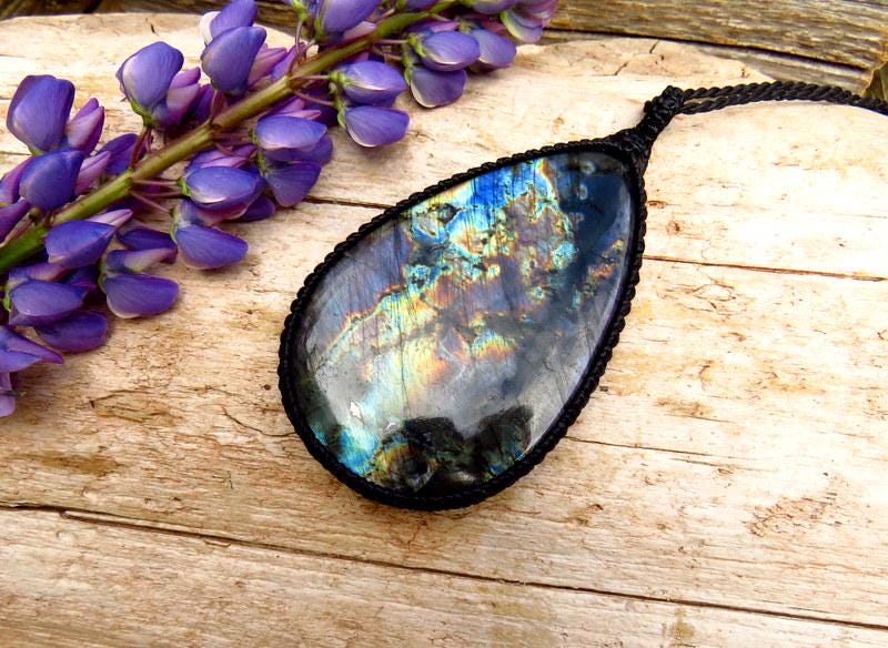 Labradorite necklace, statement jewelry, gift ideas for the glam fan, the yogi, christmas mom