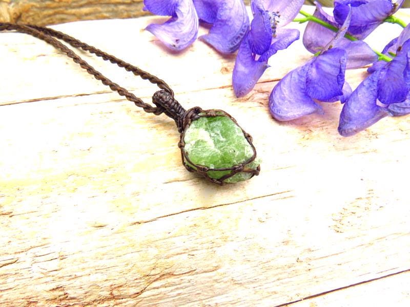 Raw Peridot crystal necklace, macrame necklace, gift ideas for the Leo, august birthstone necklace, mothers day