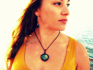 Labradorite Crystal Heart necklace, Mom jewelry gifts, Mom necklace, Labradorite Necklace, Heart necklace, heart jewelry, heart pendant