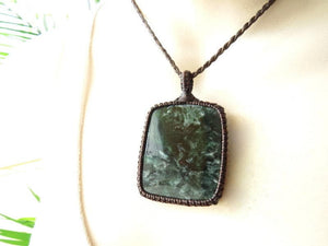 Serpentine Pendant / Serpentine necklace / Macrame necklace / Green stone / Healing jewelry