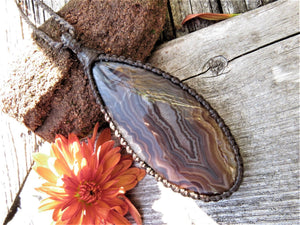 Agate women's crystal necklace.