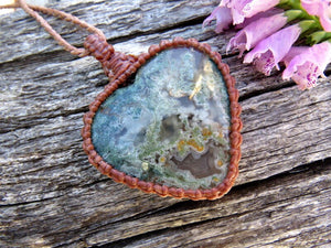 Heart shape Moss Agate macrame necklace, Agate Necklace, Moss Agate necklace, Agate, Handmade jewelry, stone pendant, macrame jewelry, boho