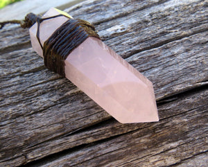Mothers day gift, Rose Quartz crystal point necklace, healing crystal jewelry, rose quartz gemstone, macrame jewelry, macrame necklace