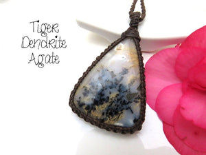 Mother gift ideas / Macrame jewelry / Tiger Dendrite Agate Necklace / Agate / Healing crystals / Metaphysical Jewelry/ Designer cabs