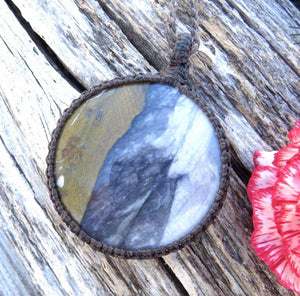 Chalcedony necklace / Chalcedony jewelry / Healing crystals and stones / Macrame Necklace / Boho necklace / Earth Aura Creations