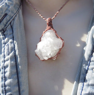 Arkansas Quartz crystal necklace, quartz crystal healing necklace, macrame necklace, macrame jewelry, earth aura creations, womens jewelry
