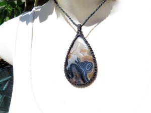 Unique Christmas gift, for her, for him, Pseudomorph Eye Agate, Macrame Necklace, agate necklace, eye agate gemstone, turkish agate,