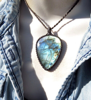 Labradorite stone necklace, Rainbow Labradorite, Macrame Jewelry, Statement necklace, gemstone jewelry, simple necklace, labradaorite stone
