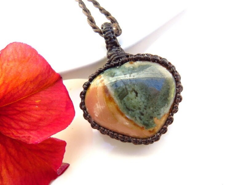 Polychrome Heart Jasper Necklace / Jasper jewelry / Heart shape stone / Healing jewelry / Macrame necklace / jasper pendant necklace
