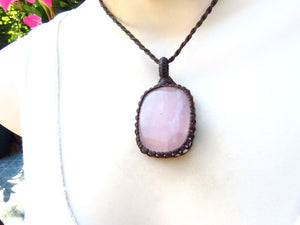 Soft pink Rose Quartz macrame necklace, Rose Quartz pendant, Pendant Necklaces, Macrame stone necklace, crystal, Healing stone, Gift for her