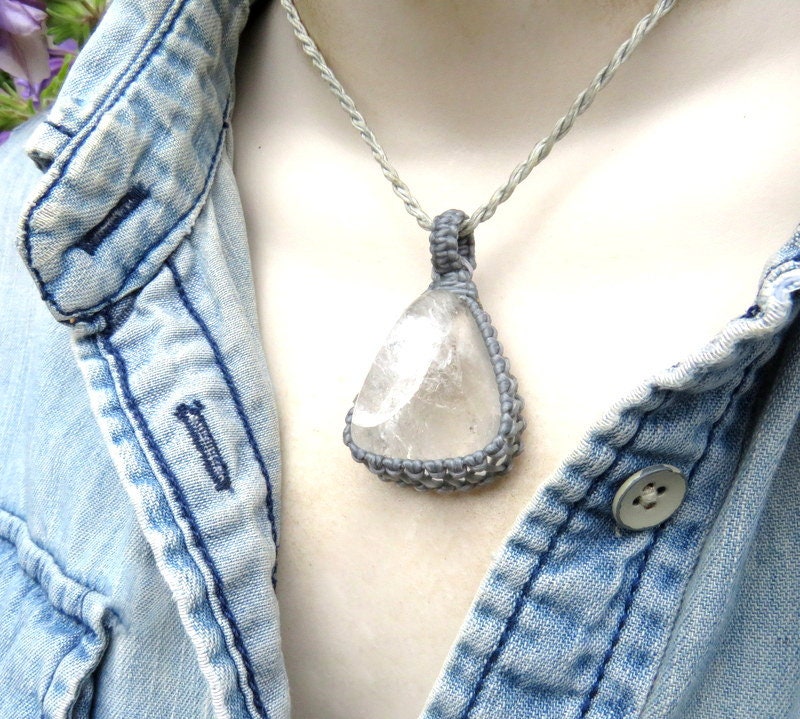 Fire and Ice Quartz necklace, Girlfriend gift, Crystal healing necklace, Quartz Crystal necklace, Spiritual gift, macrame necklace