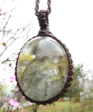 Garden Quartz Healing Crystal necklace, Womens healing crystal jewelry, Good Energy crystal, Minimalist necklace, earth aura creations