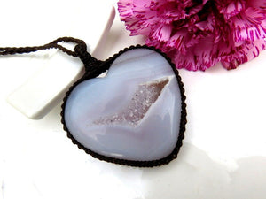 Valentines day gift ideas, Heart shaped Agate Druzy macrame necklace, geode gemstone necklace, heart pendant, love gift, love theme