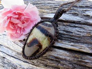 Septarian Necklace / Septarian jewelry / Fossil necklace / Dragon Stone / Healing stones and crystals / Macrame / Men jewelry